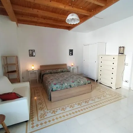 Corte Fiorita Bed & Breakfast *